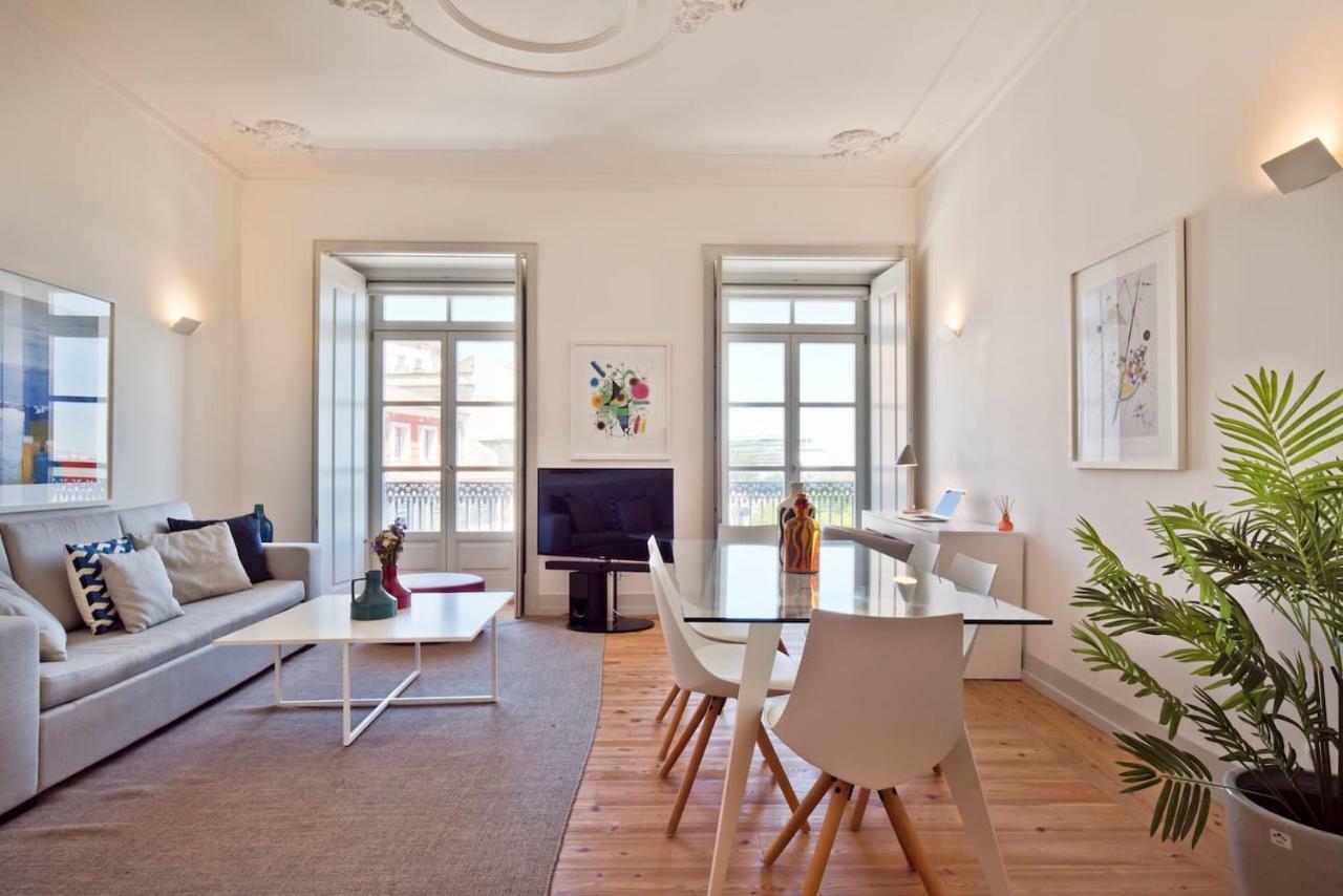 Unique 2 Bdr Apt Sea View Baixa Alfama D Apartment