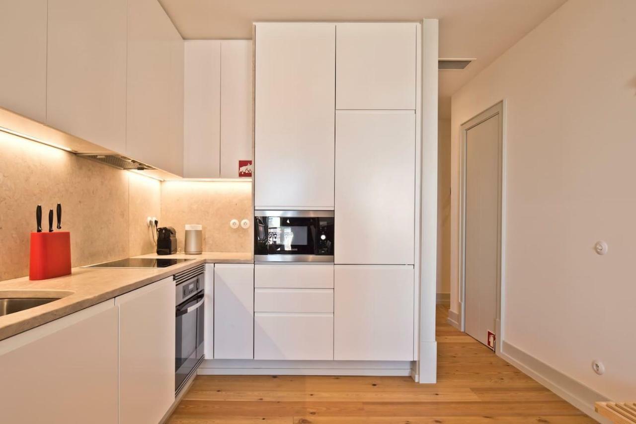 Unique 2 Bdr Apt Sea View Baixa Alfama D *