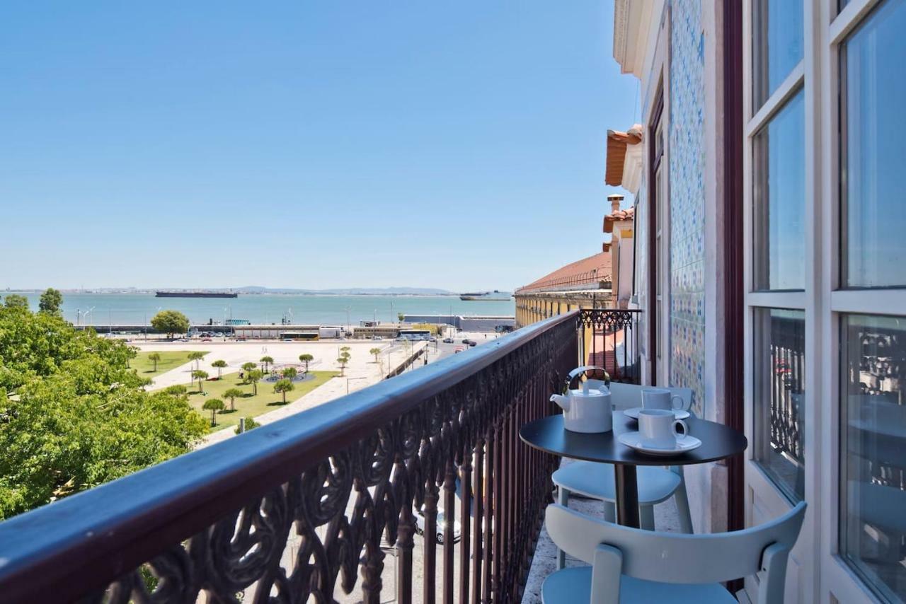 Unique 2 Bdr Apt Sea View Baixa Alfama D * Lissabon